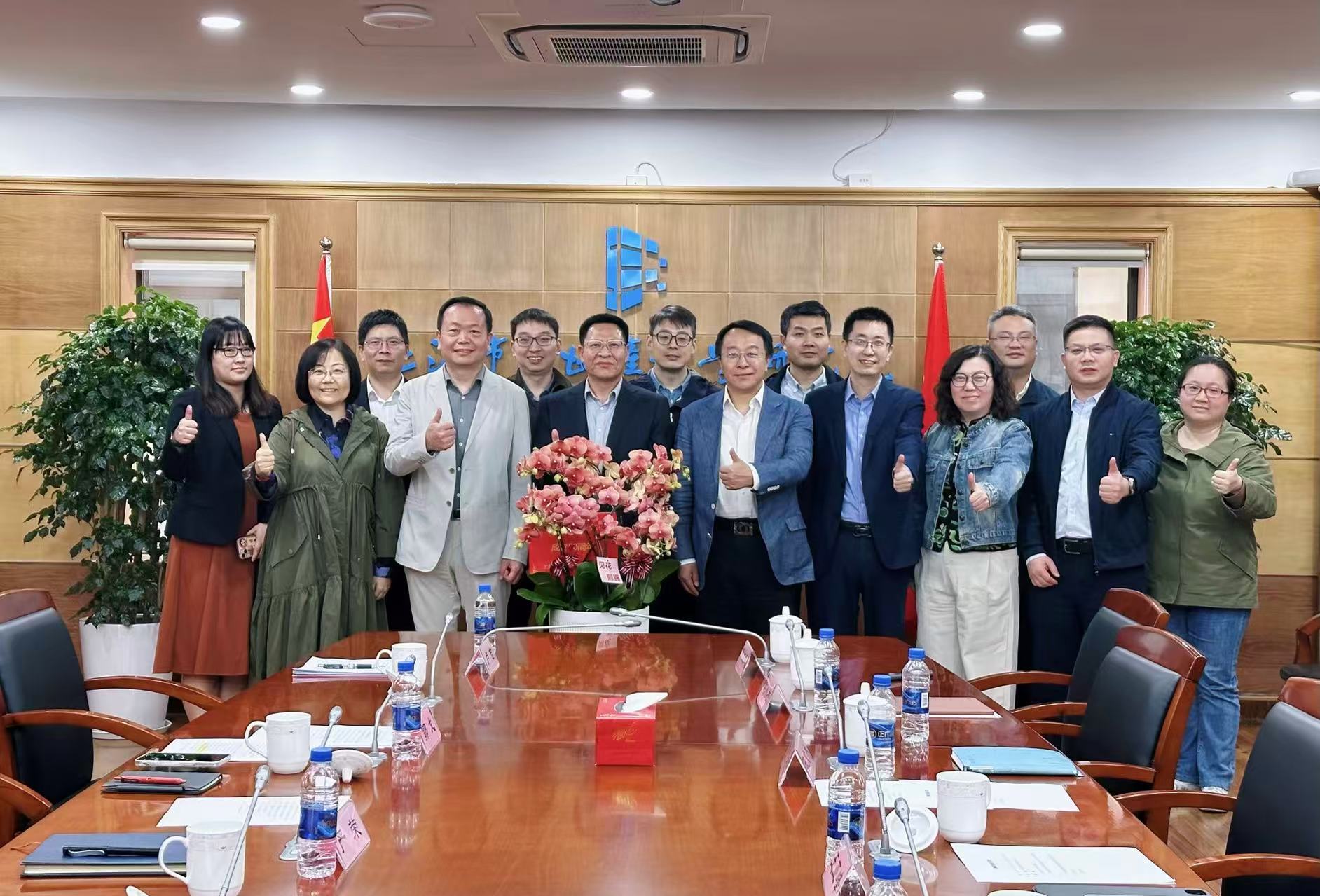 2025-10-31合影.jpg